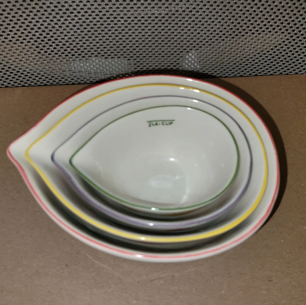 Pier 1 Oval flower measuring cups